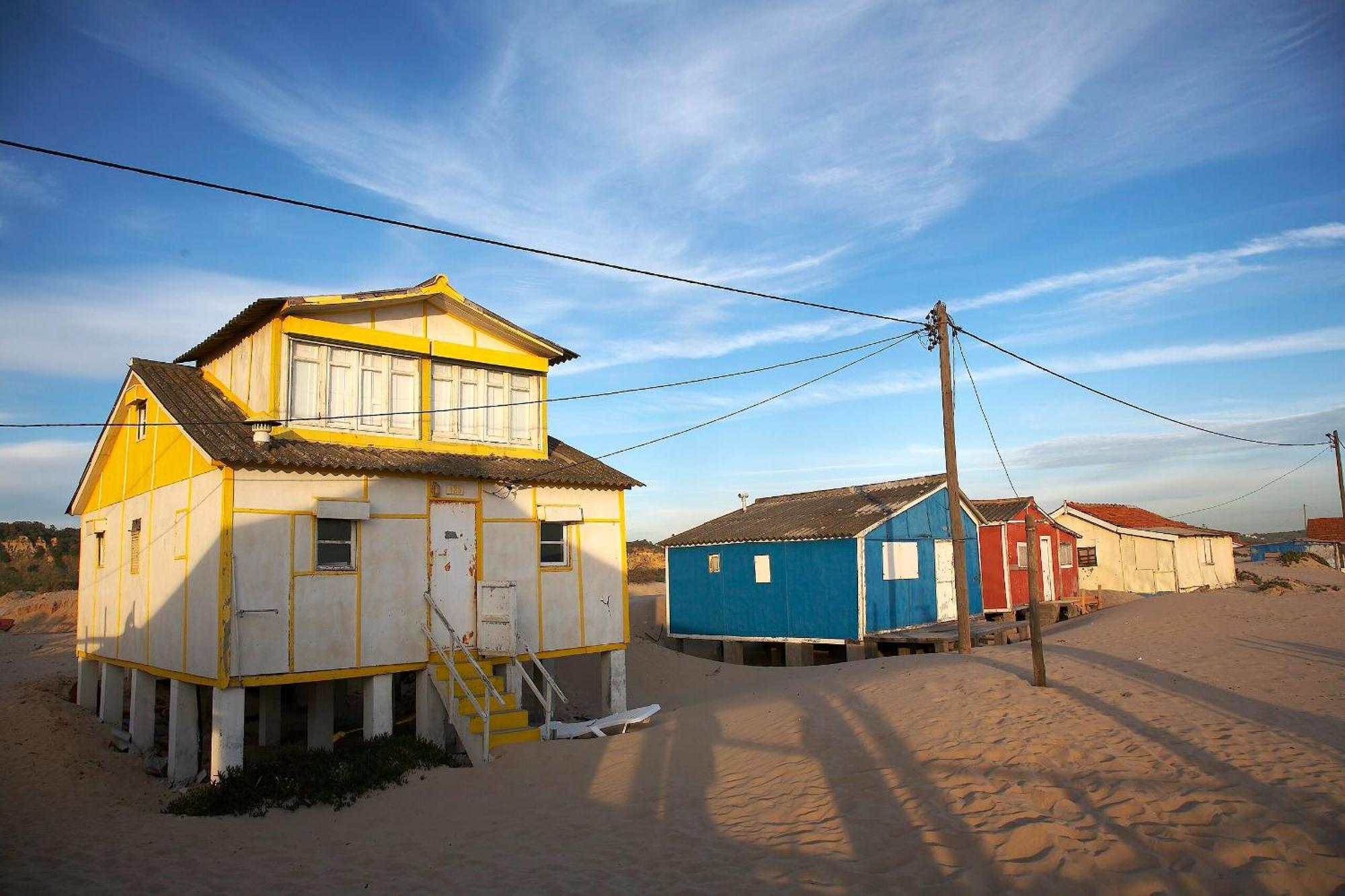 Sea View & Sundown, 150M From The Beach And Surf Spots Costa de Caparica Luaran gambar