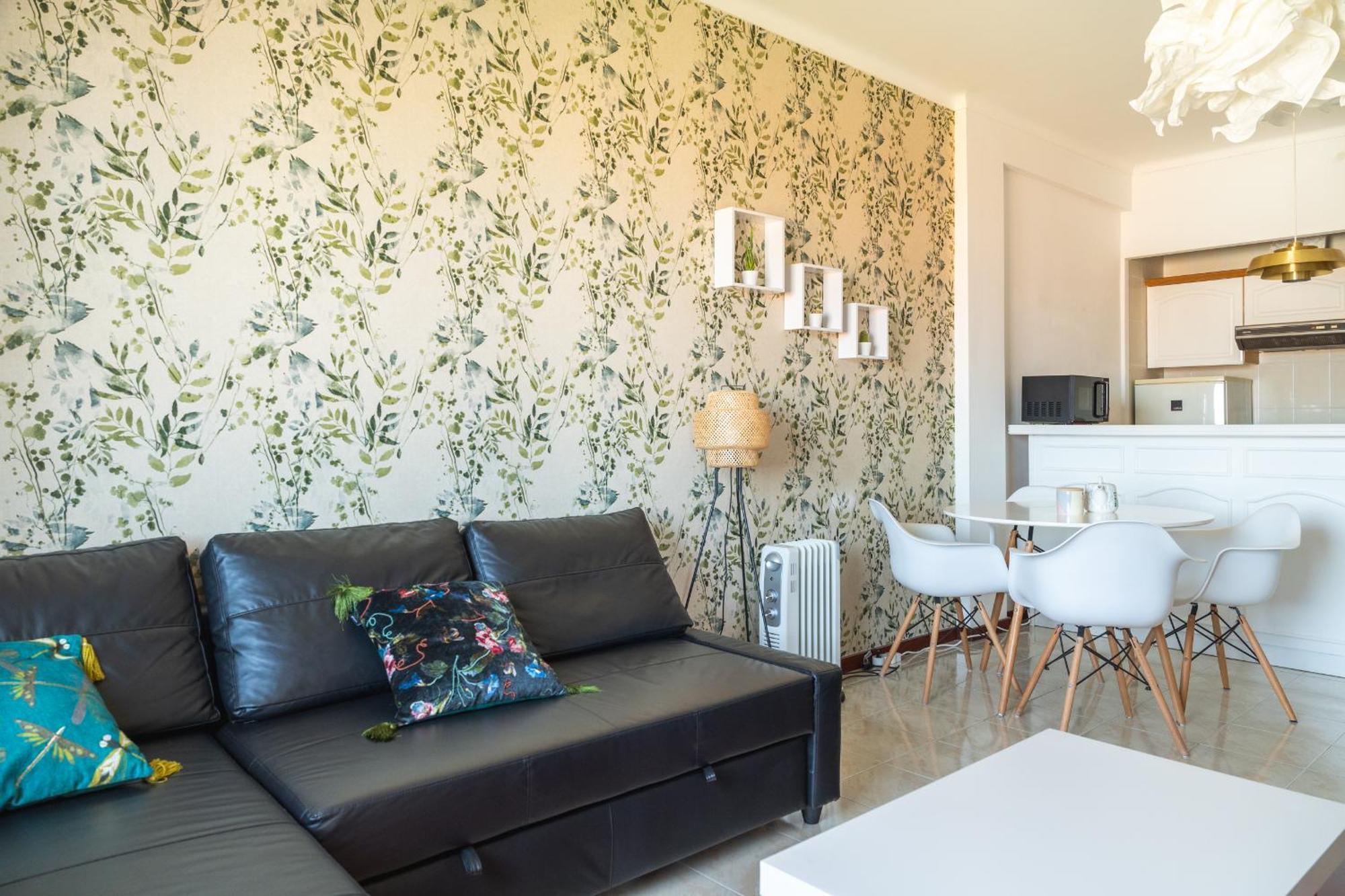 Sea View & Sundown, 150M From The Beach And Surf Spots Costa de Caparica Luaran gambar