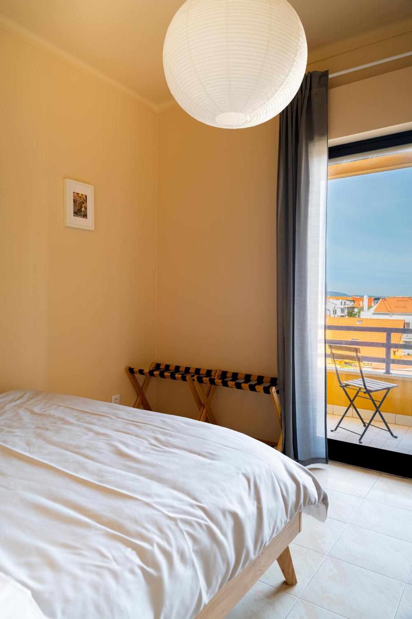 Sea View & Sundown, 150M From The Beach And Surf Spots Costa de Caparica Luaran gambar