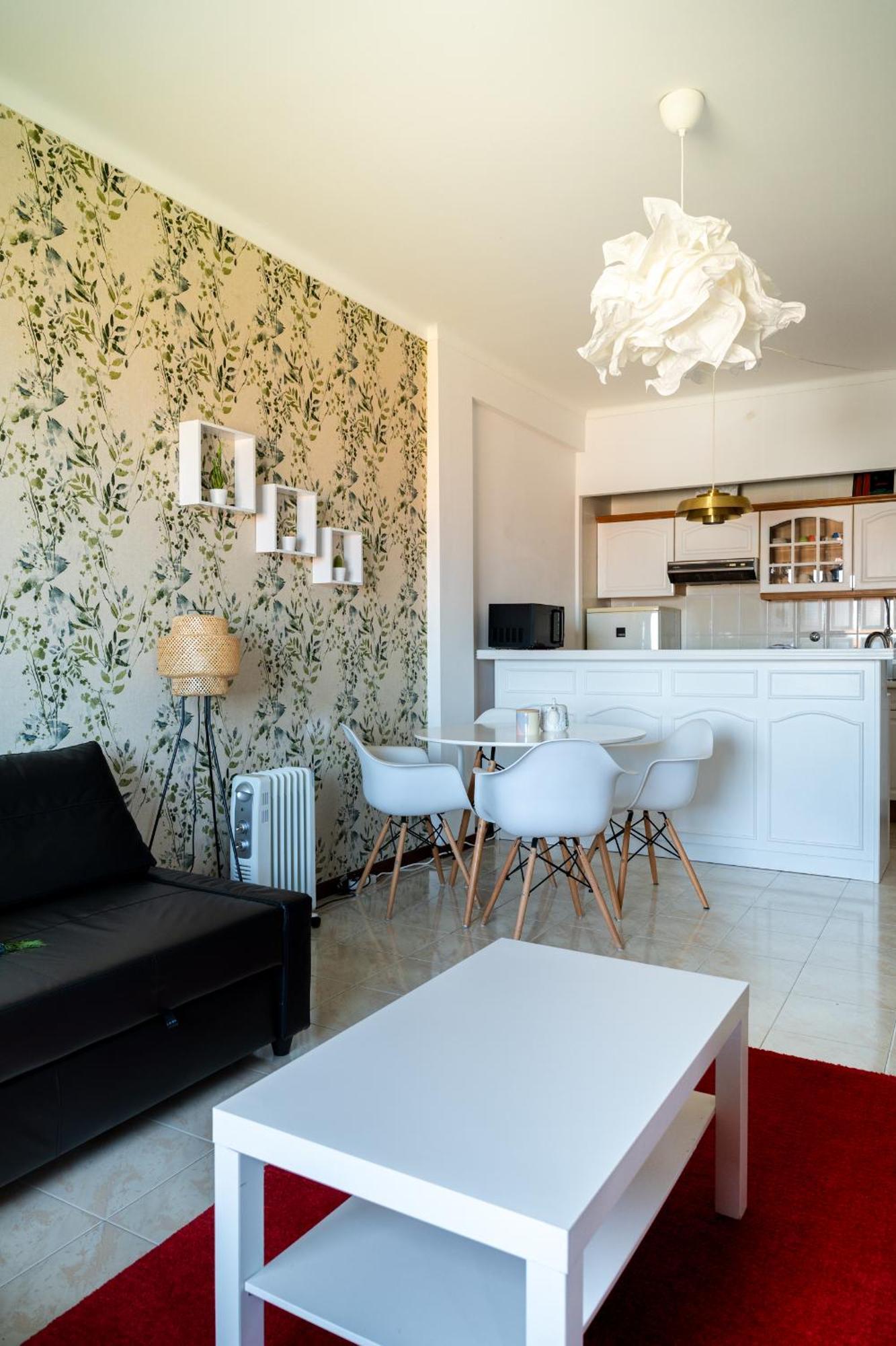 Sea View & Sundown, 150M From The Beach And Surf Spots Costa de Caparica Luaran gambar