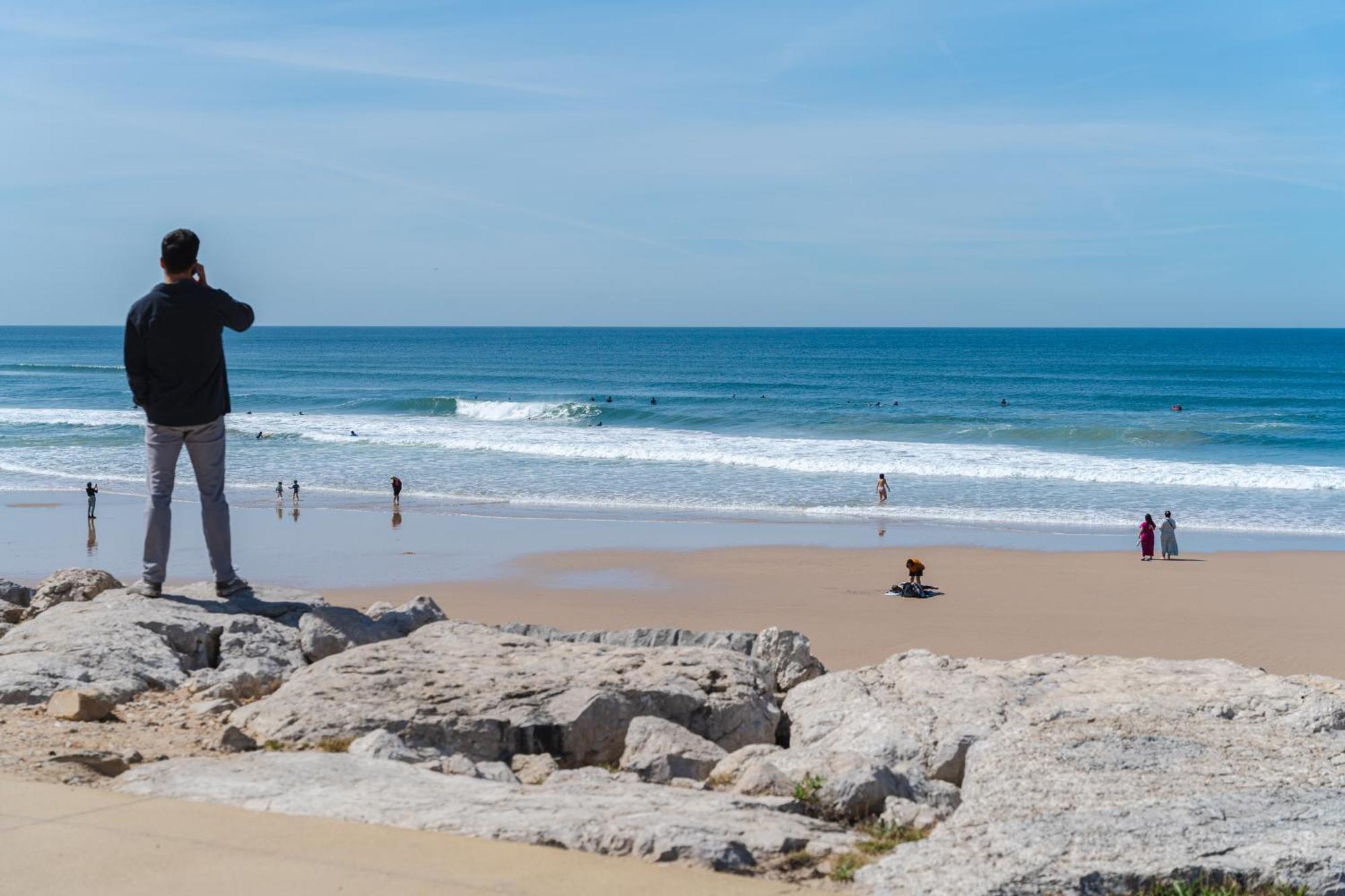 Sea View & Sundown, 150M From The Beach And Surf Spots Costa de Caparica Luaran gambar