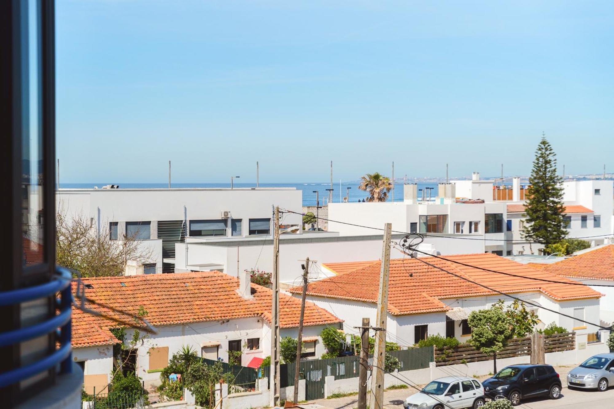 Sea View & Sundown, 150M From The Beach And Surf Spots Costa de Caparica Luaran gambar