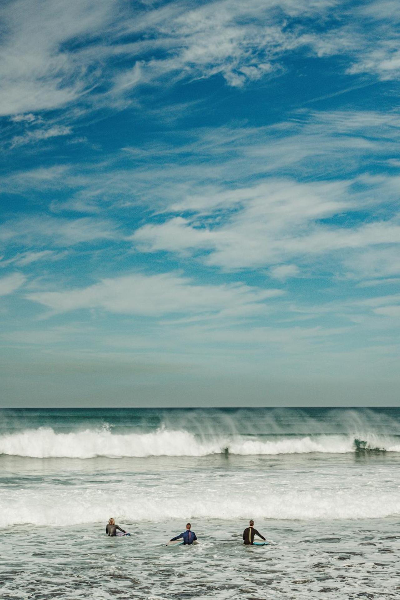 Sea View & Sundown, 150M From The Beach And Surf Spots Costa de Caparica Luaran gambar